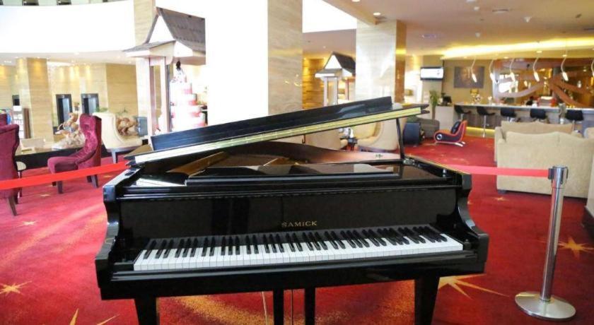 Golden Tulip Galaxy Hotel Banjarmasin Банджармасин Экстерьер фото