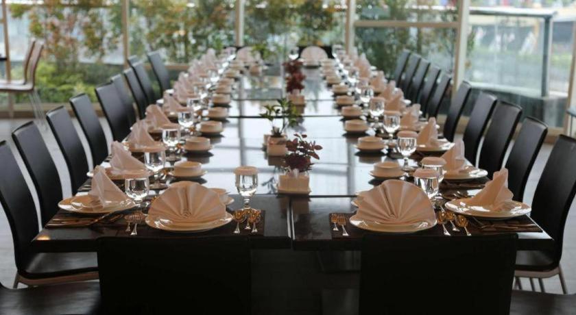 Golden Tulip Galaxy Hotel Banjarmasin Банджармасин Экстерьер фото