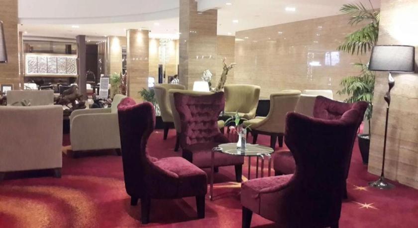 Golden Tulip Galaxy Hotel Banjarmasin Банджармасин Экстерьер фото