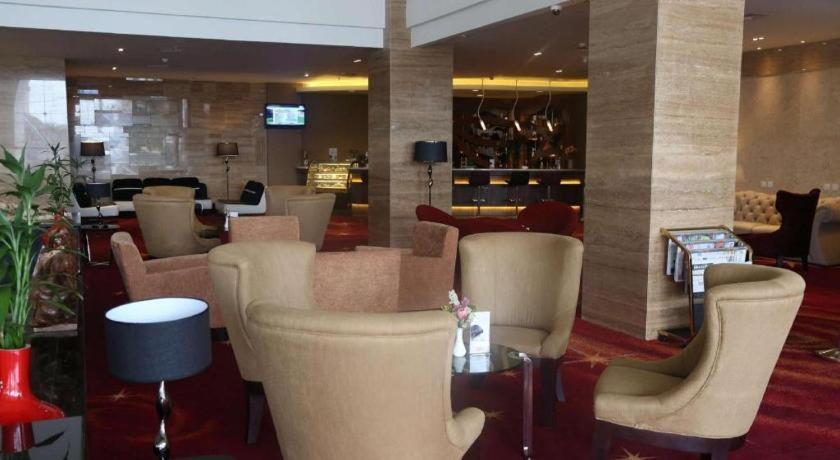 Golden Tulip Galaxy Hotel Banjarmasin Банджармасин Экстерьер фото